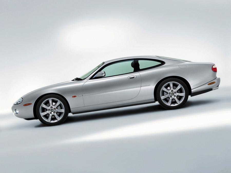  Jaguar XK8 Coupe 2003 года  (фото 3 из 5)